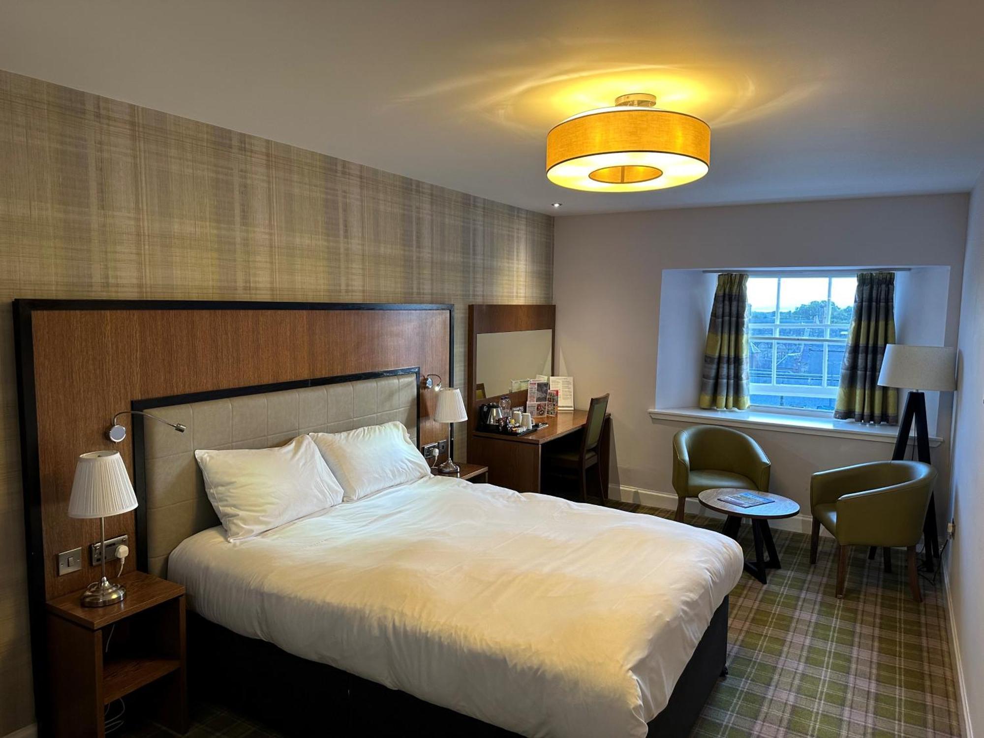 The Guildhall And Linen Exchange Wetherspoon 던펌린 외부 사진