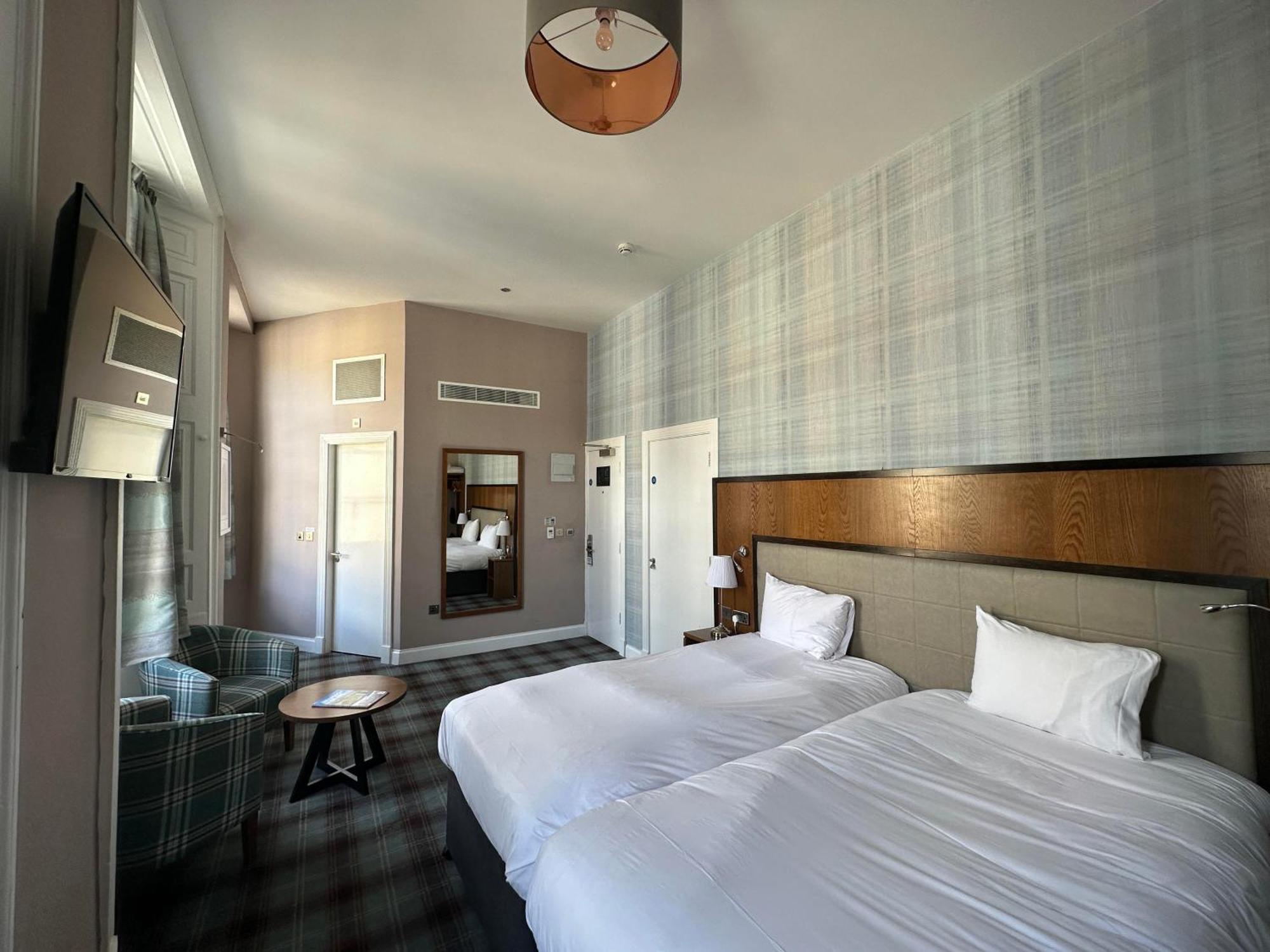 The Guildhall And Linen Exchange Wetherspoon 던펌린 외부 사진