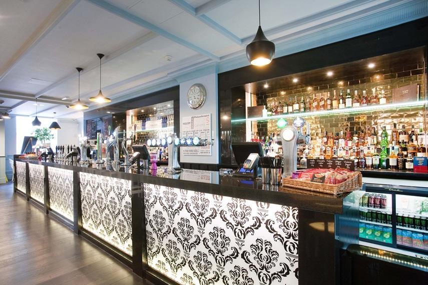 The Guildhall And Linen Exchange Wetherspoon 던펌린 외부 사진